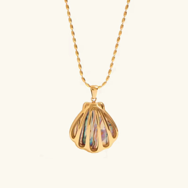 Marée Gold Seashell Pendant Necklace