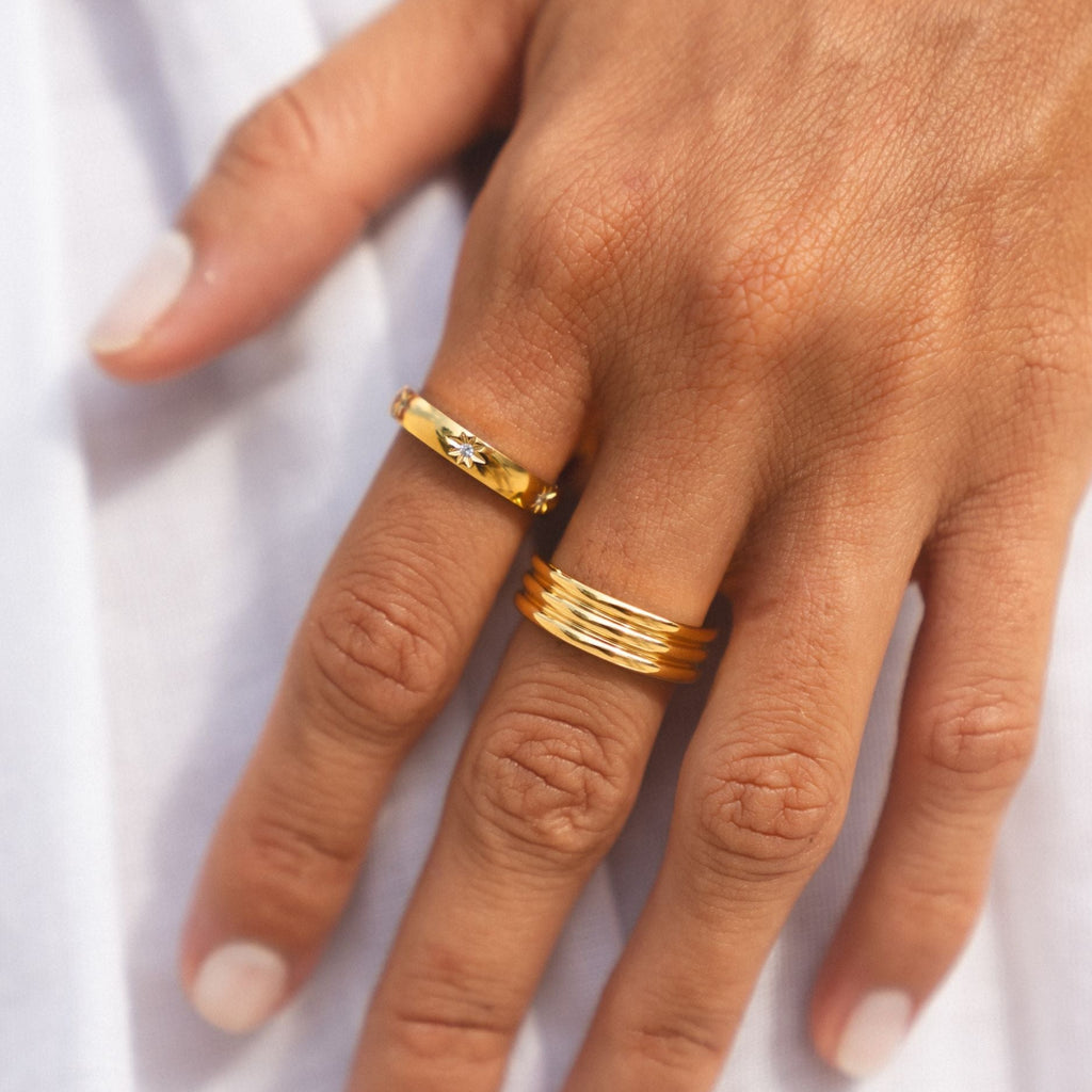 18K Gold Plated Sparkling Starburst Zircon Band Ring