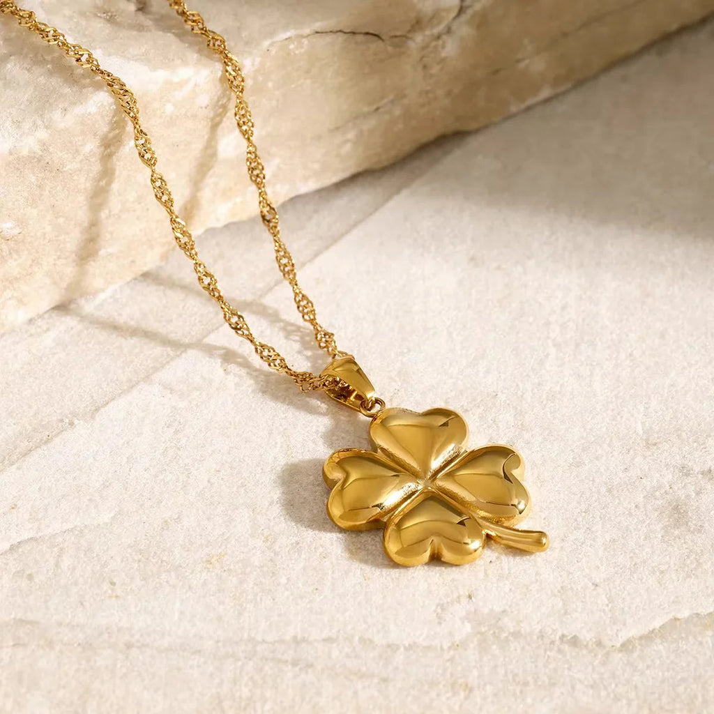 Trèfle Lucky Clover Gold Necklace