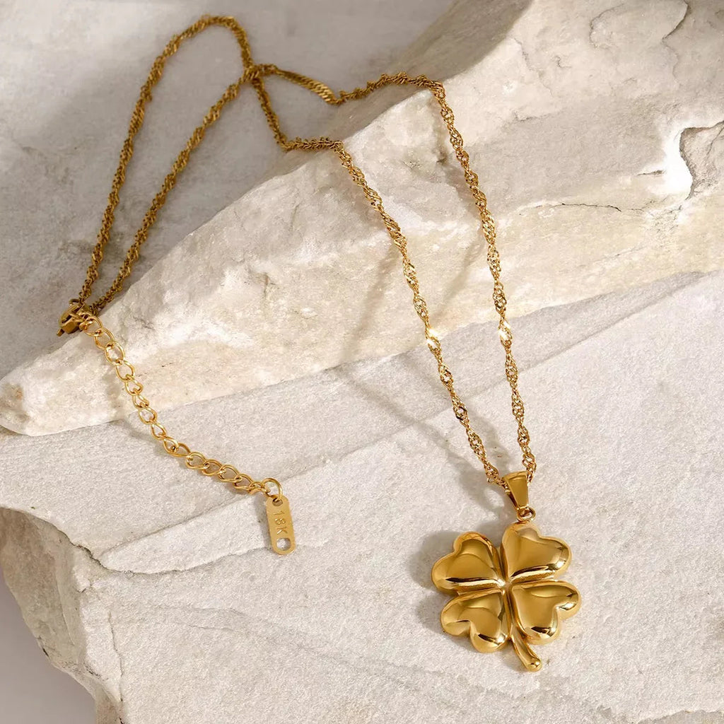 Trèfle Lucky Clover Gold Necklace