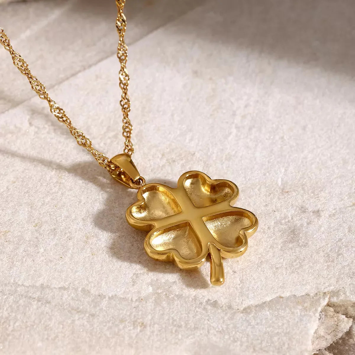 Trèfle Lucky Clover Gold Necklace