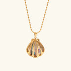 Marée Gold Seashell Pendant Necklace