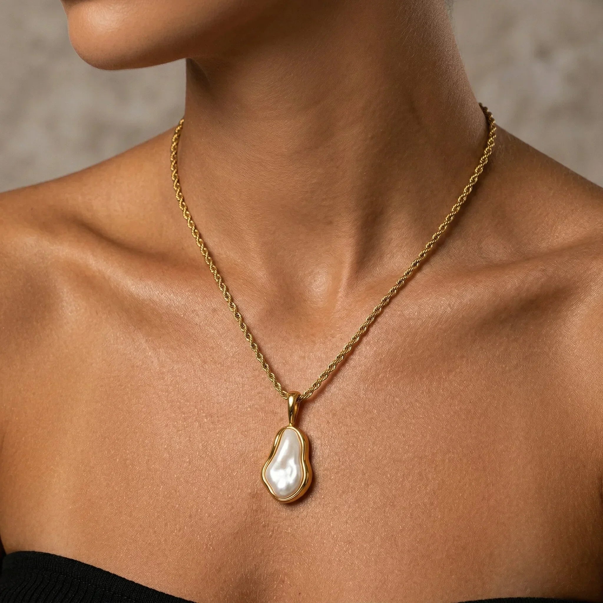 Perline Freshwater Pearl Necklace