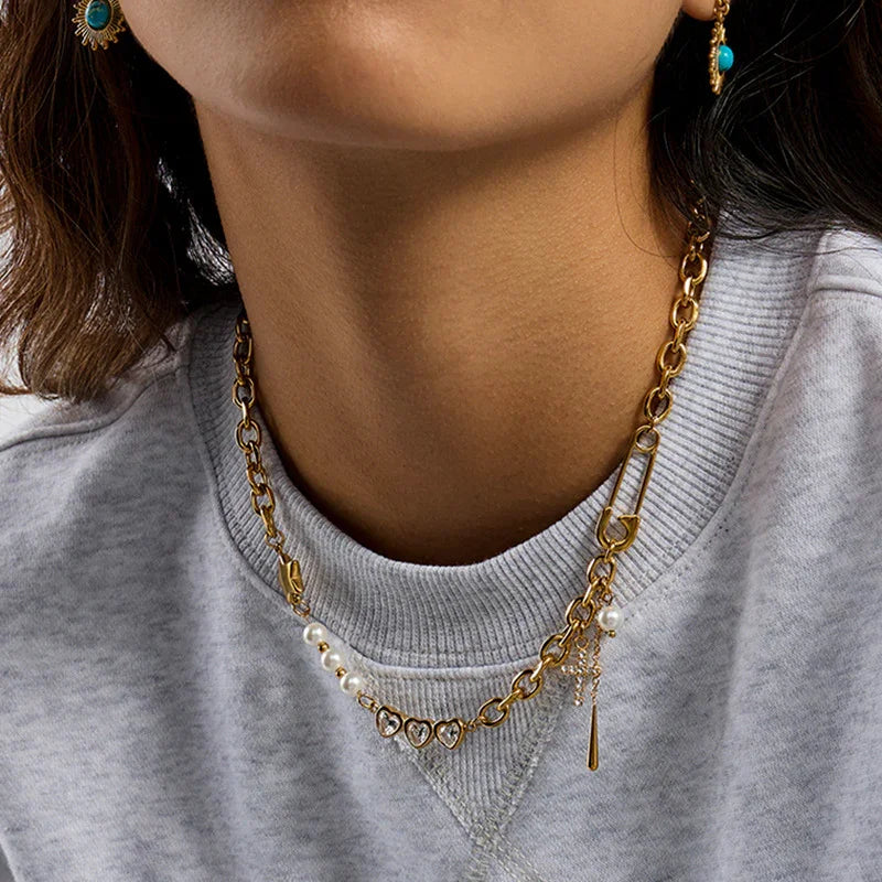 Aveline Diamond & Pearl Gold Necklace