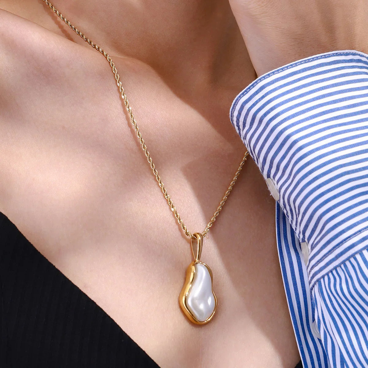 Perline Freshwater Pearl Necklace