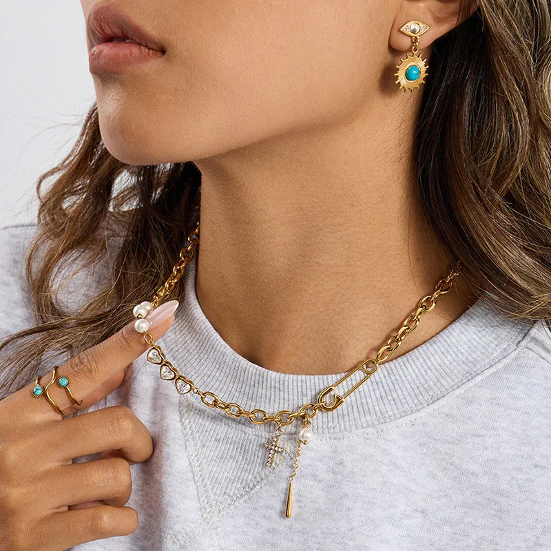 Aveline Diamond & Pearl Gold Necklace