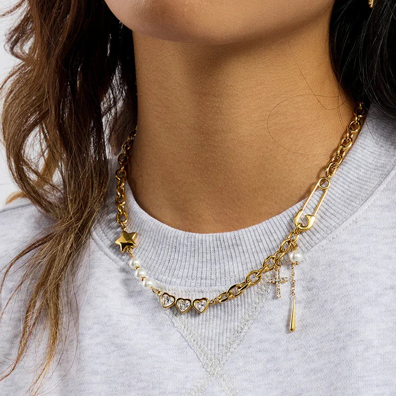 Aveline Diamond & Pearl Gold Necklace