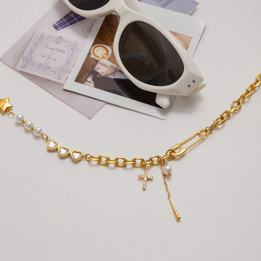 Aveline Diamond & Pearl Gold Necklace