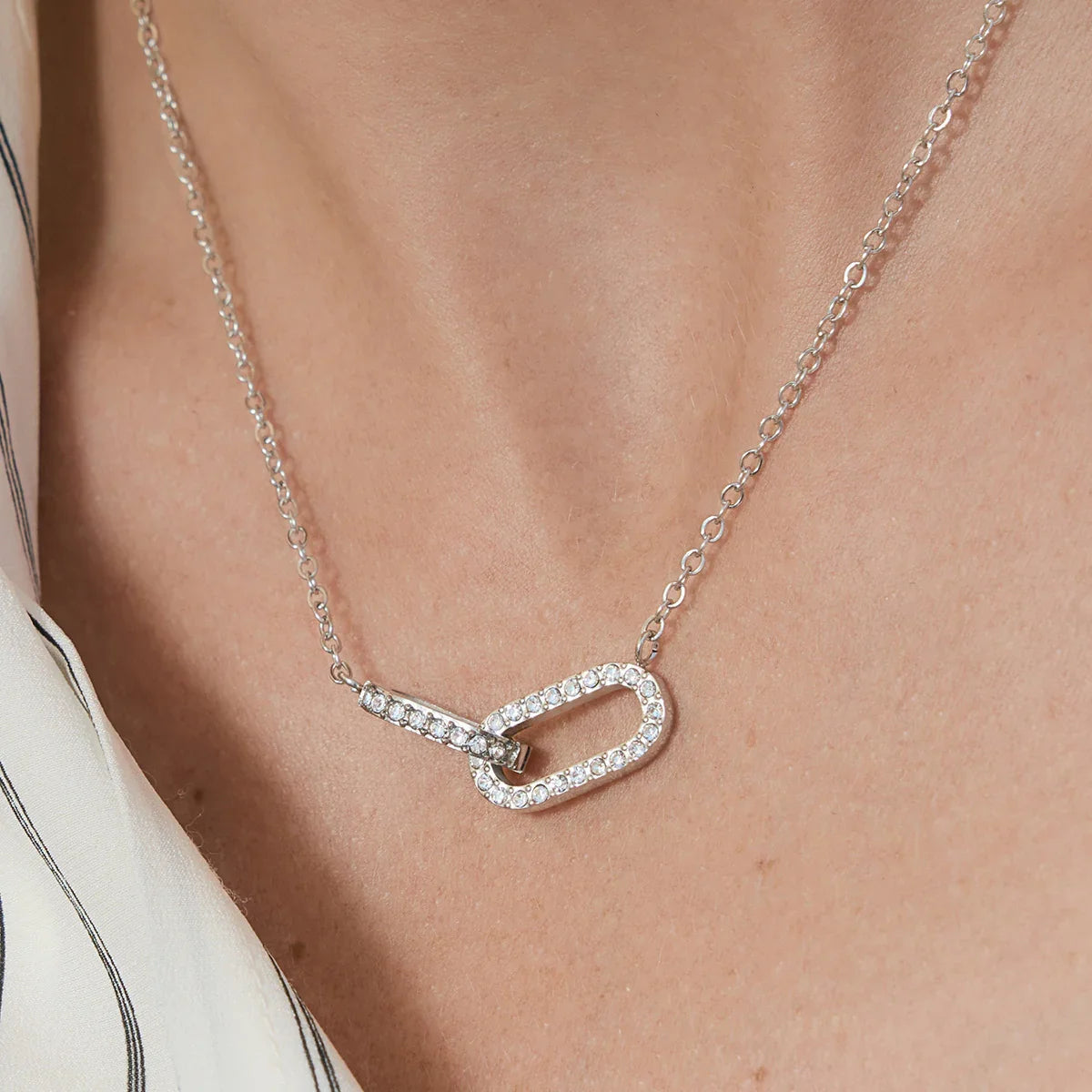 Rosaline Interlocking Diamond Pendant Necklace