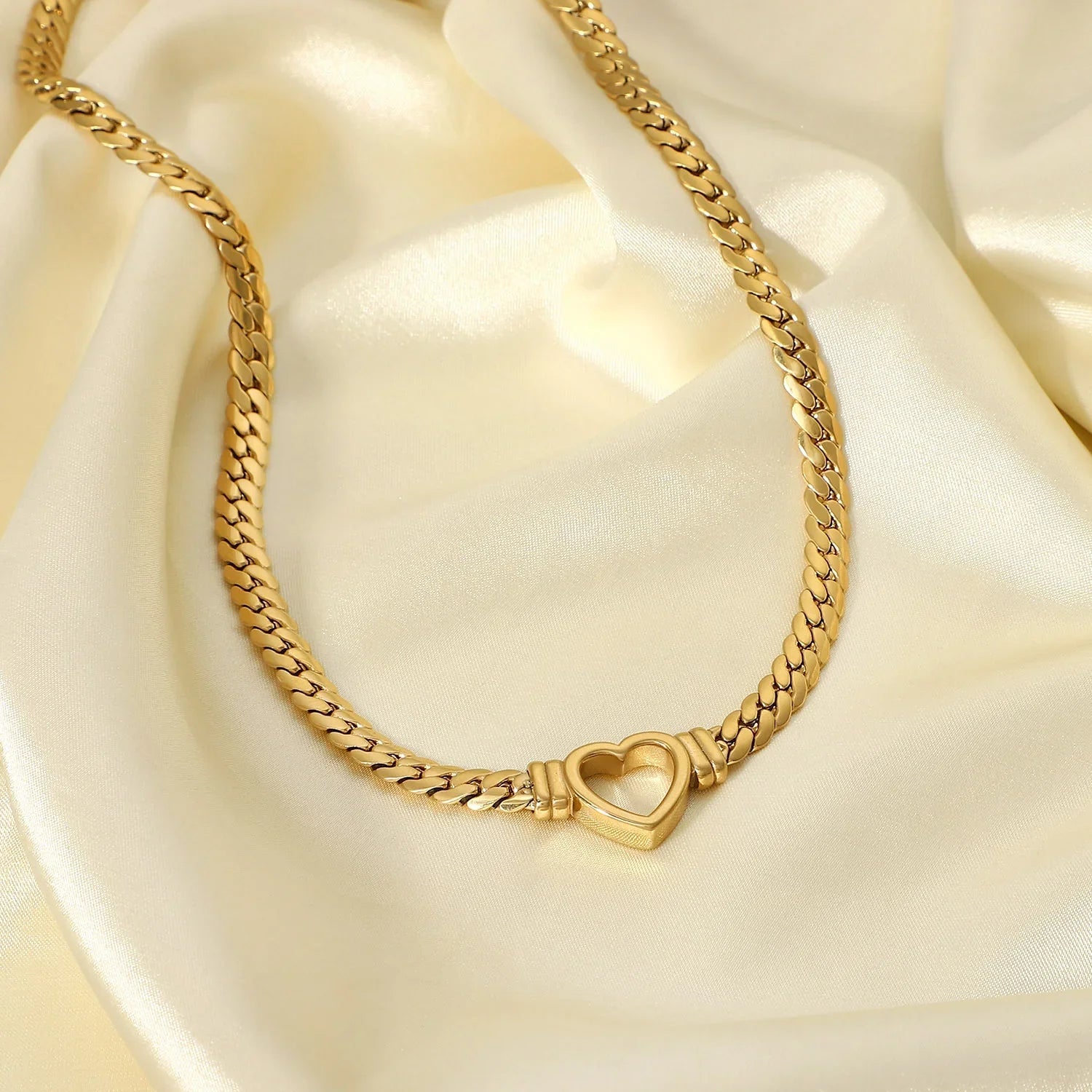 Amara Dainty Heart Charm Choker