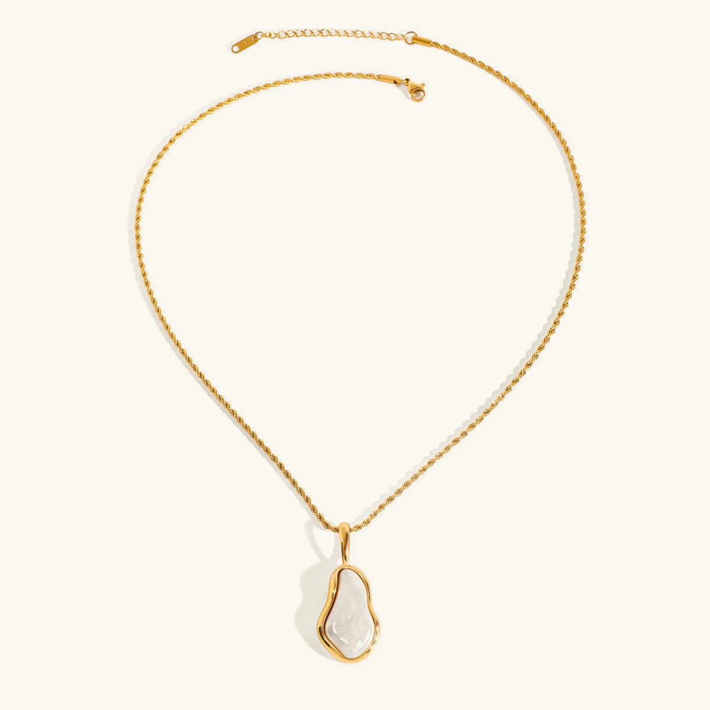 Perline Freshwater Pearl Necklace