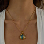 Marée Gold Seashell Pendant Necklace