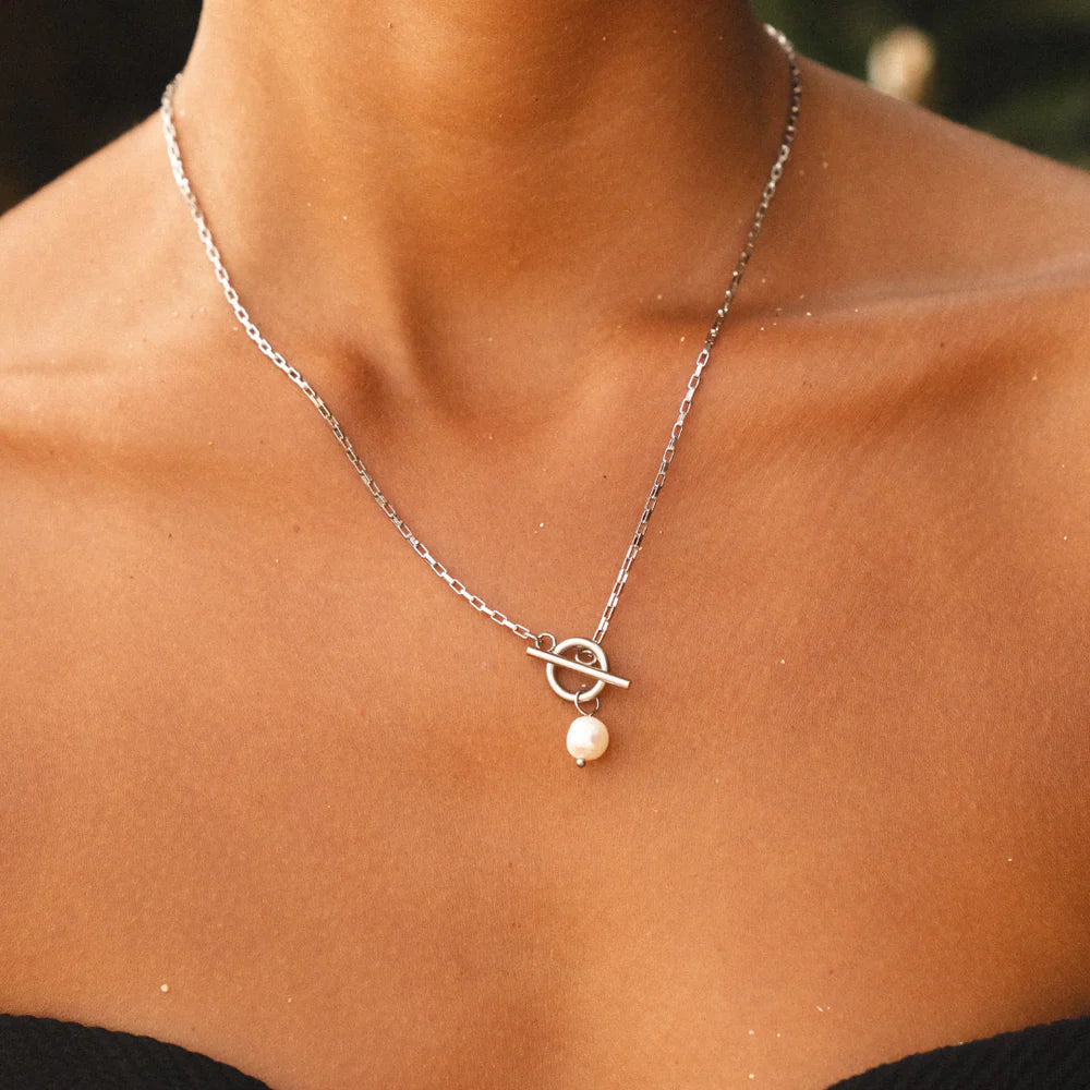 18K Gold Plated Freshwater Pearl Toggle Clasp Pendant Necklace