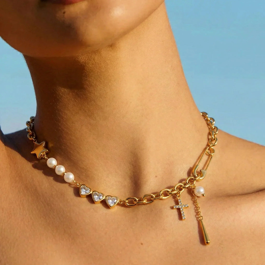 Aveline Diamond & Pearl Gold Necklace