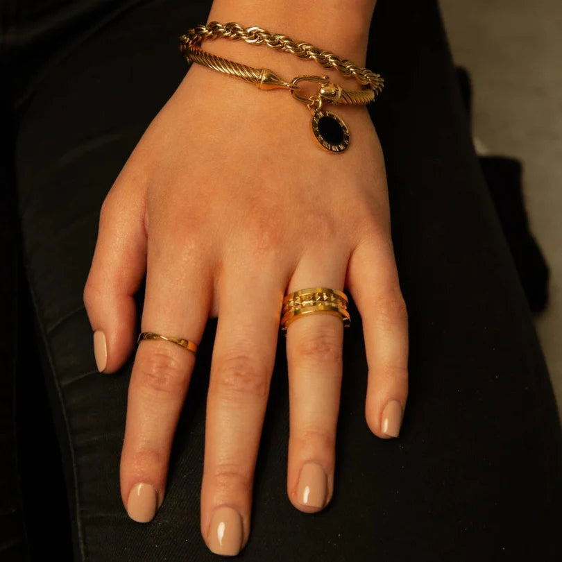 Onyx Pendant Bracelet Gold Plated 18K