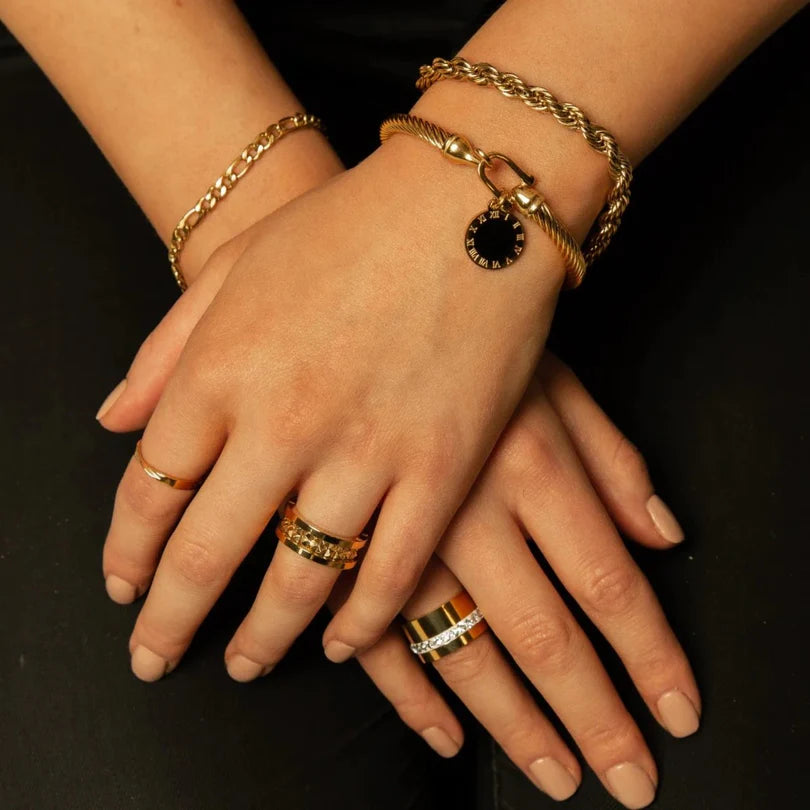 Onyx Pendant Bracelet Gold Plated 18K