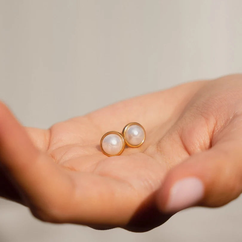 Solitaire Pearl Earrings Gold Plated 18K
