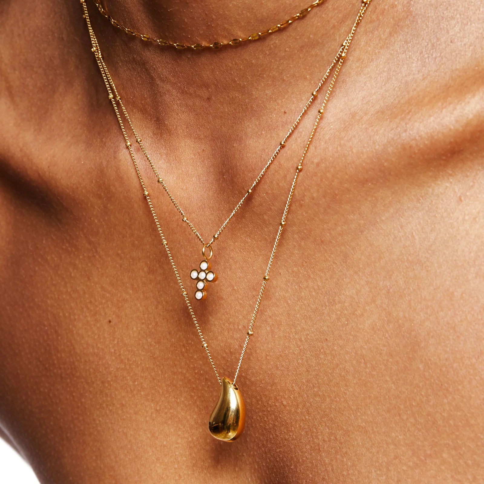 18K Gold Plated Teardrop Pendant Necklace Waterproof Stainless Steel | Lara Verne