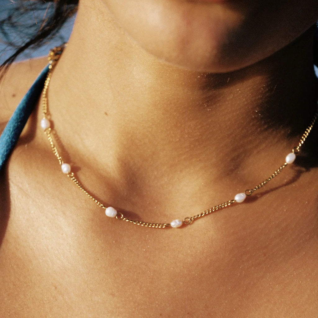 18K Gold Plated Dainty Freshwater Pearl Station Chain Choker