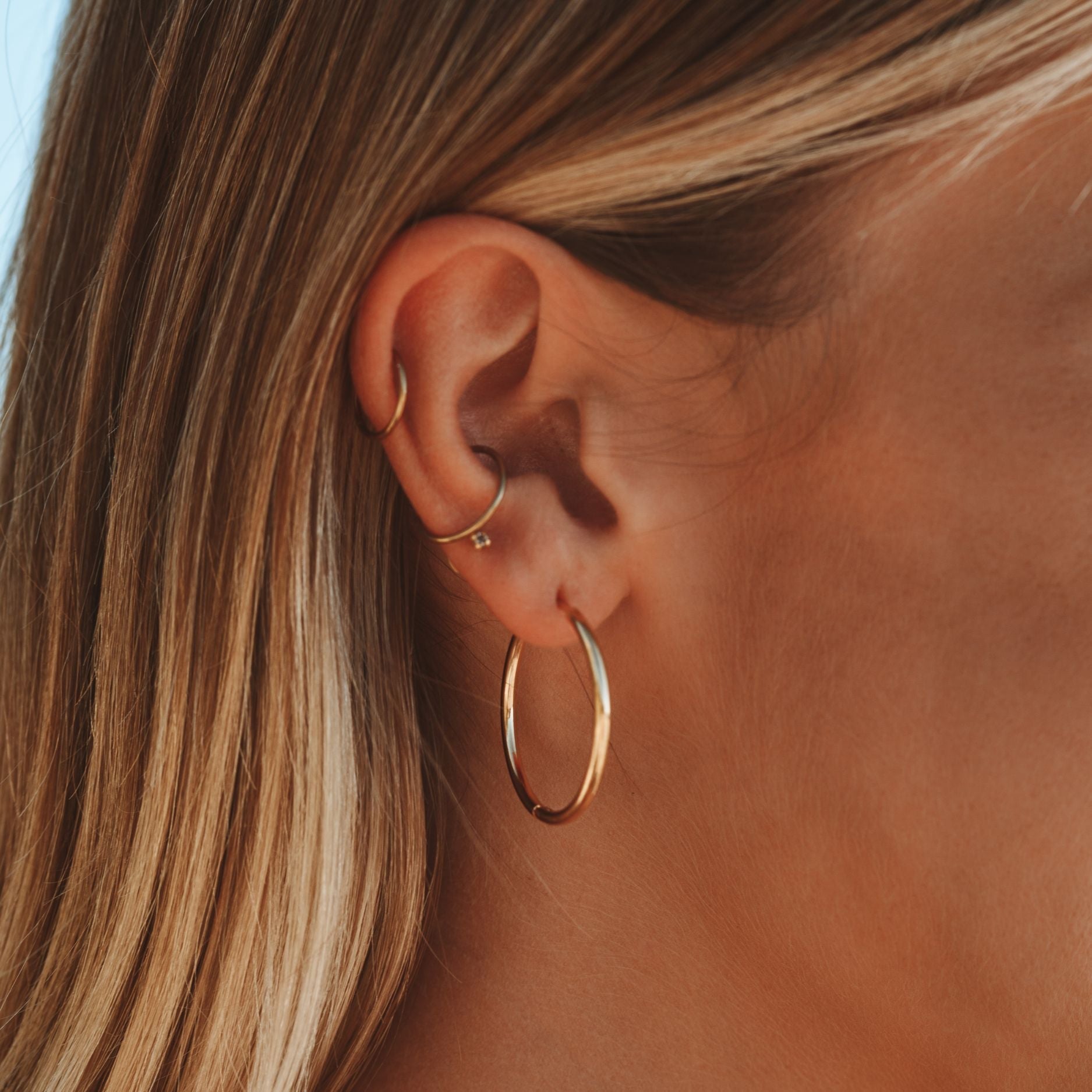 18K Gold Plated Thin Hoop Earrings Lightweight 2 Sizes