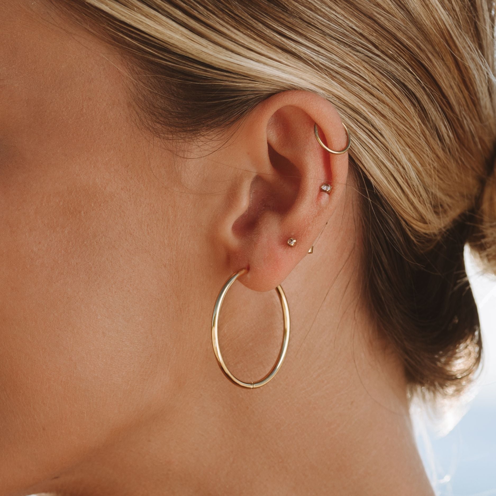 18K Gold Plated Thin Hoop Earrings Lightweight 2 Sizes